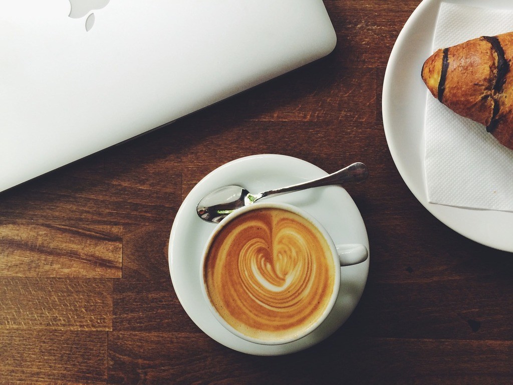 working-in-coffee-shop